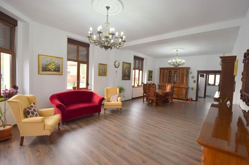 Casă individuală cu 4 camere cu Canalizare în Steaua