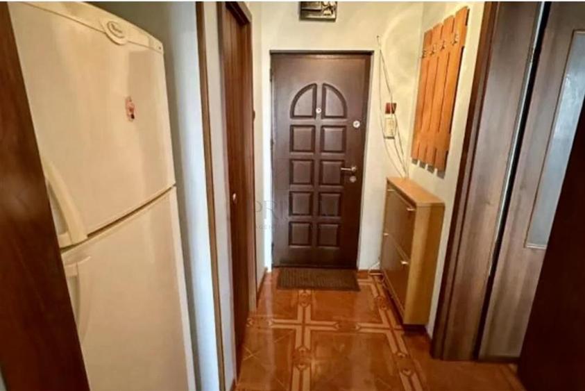 Apartament cu 2 camere semidecomandat, mobilat în Torontalului