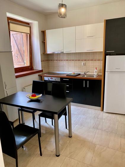 Apartament cu 2 camere semidecomandat în Centrul Istoric