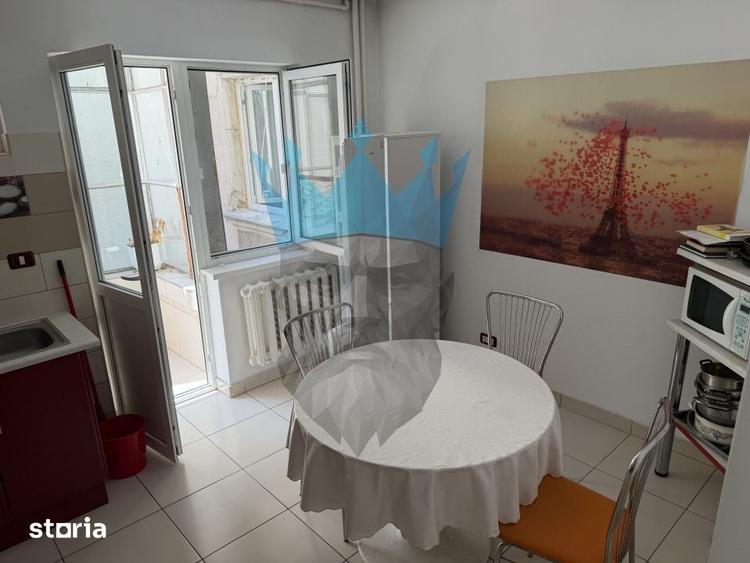 Apartament cu 3 camere în P-ța Rosetti