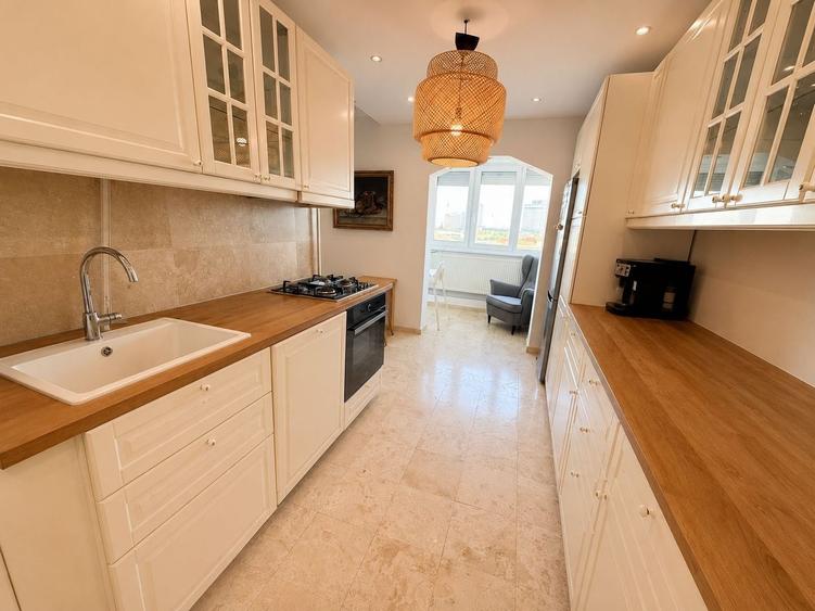 Apartament cu 3 camere decomandat, mobilat în Take Ionescu