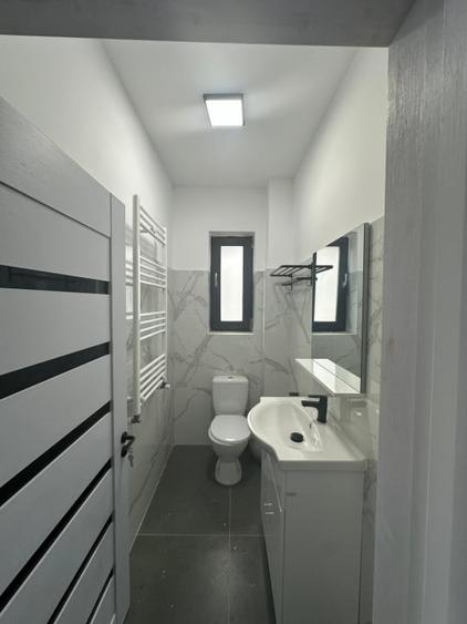 Casă individuală cu 9 camere cu Canalizare în Bragadiru