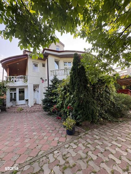 Casă cu 6 camere cu Teren 470 Mp în Gherăiești