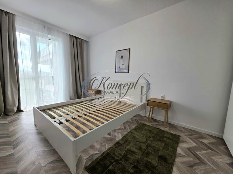 Apartament cu 3 camere semidecomandat, mobilat în Între Lacuri