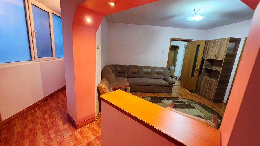 Apartament cu 2 camere semidecomandat în B-dul București