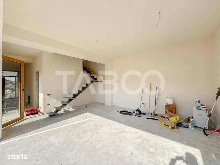 Casă cu 4 camere în Sânnicoară