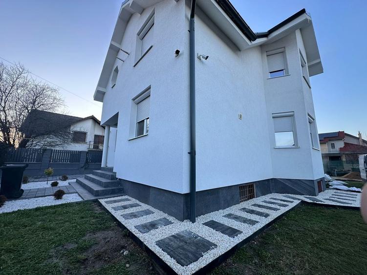Casă individuală cu 5 camere cu Canalizare în Blașcovici