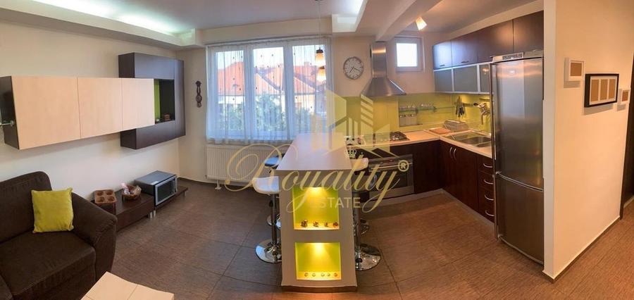 Apartament cu 2 camere semidecomandat, mobilat în Central