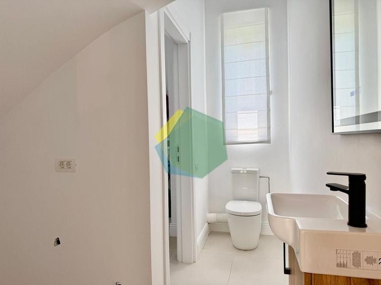 Casă individuală cu 8 camere cu Canalizare în Corbeanca