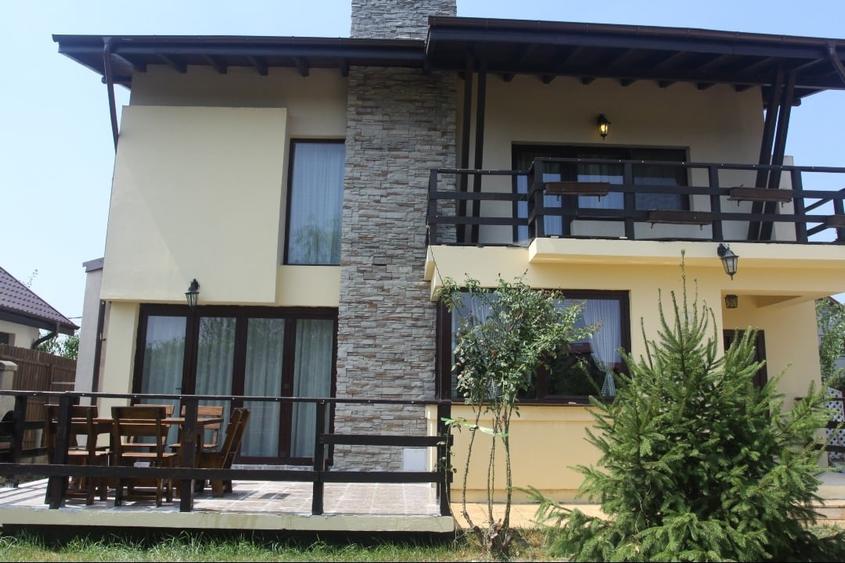 Casă individuală cu 4 camere cu Teren 500 Mp în Central