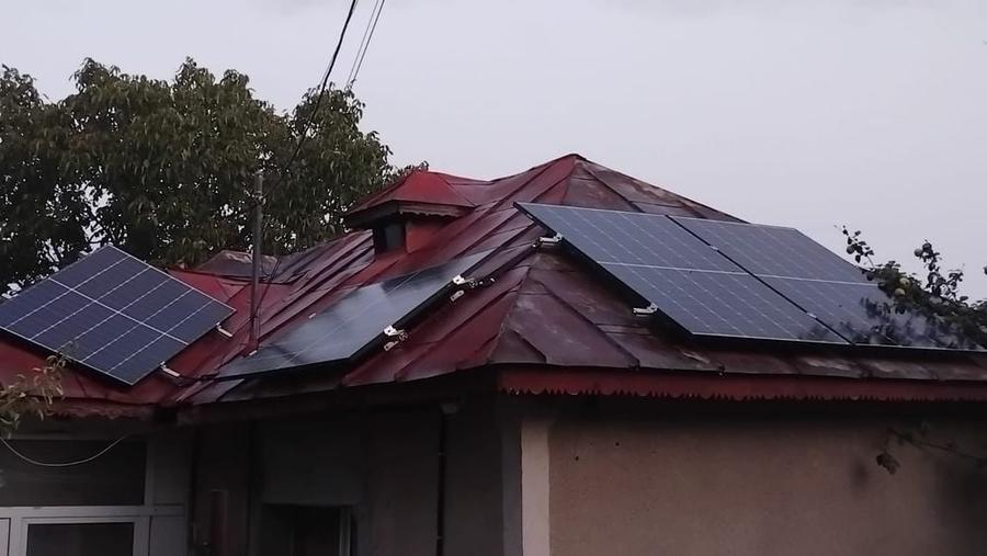 Casă cu 4 camere cu Teren 5000 Mp în Vâlcele