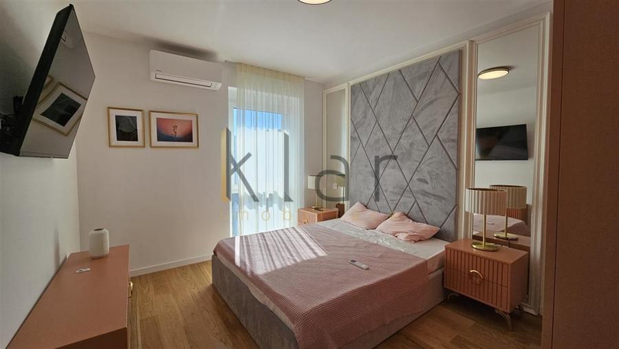 Apartament cu 4 camere semidecomandat, mobilat în Zorilor