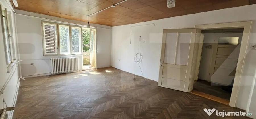 Apartament cu 3 camere decomandat în Central
