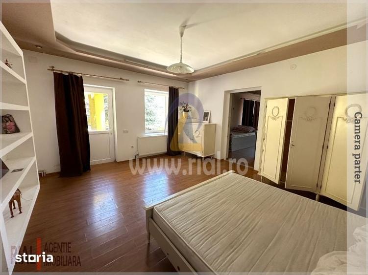 Casă cu 8 camere cu Teren 1110 Mp în Central