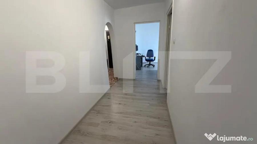 Apartament cu 3 camere decomandat în Cetate