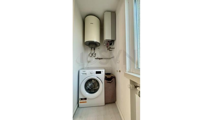 Apartament cu 3 camere semidecomandat în Barbu Văcărescu