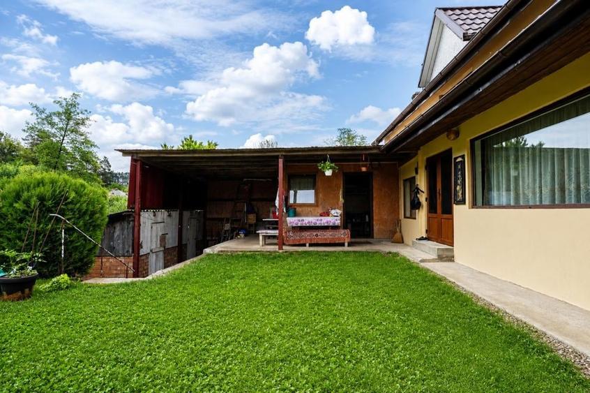 Casă cu 2 camere cu Teren 1421 Mp în Central