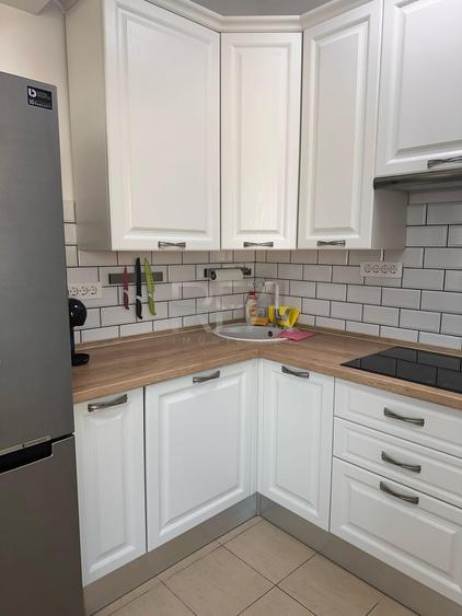 Apartament cu 2 camere semidecomandat, mobilat în Alba Iulia