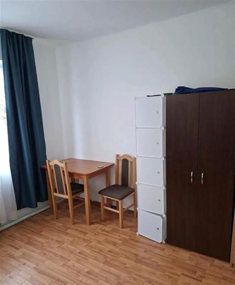 Garsonieră decomandată, mobilată în Gruia