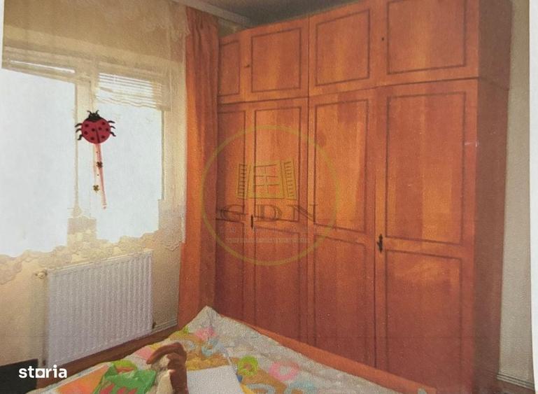 Apartament cu 3 camere decomandat în Calea București