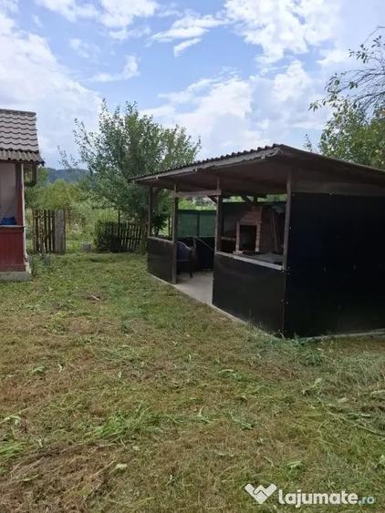 Casă cu 3 camere cu Teren 2370 Mp în Mihăești