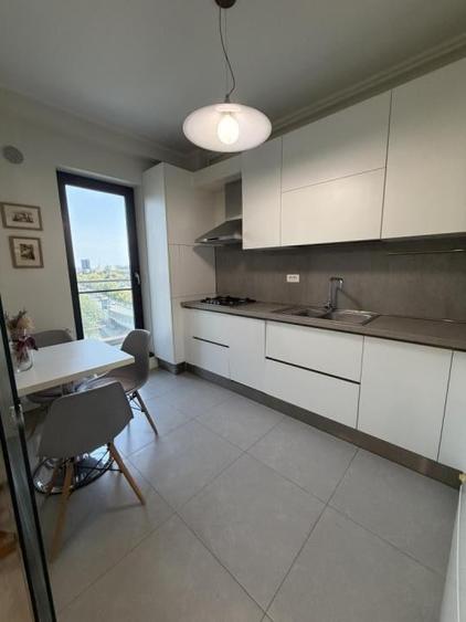 Apartament cu 3 camere în Crângași