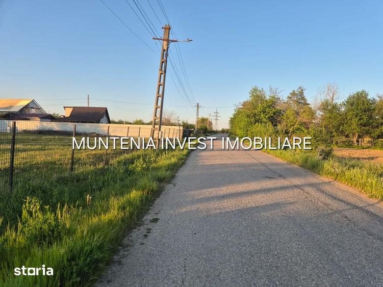 Teren de 3533 mp, în Poiana Lacului