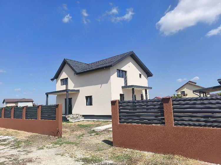 Casă cu Teren 400 Mp în Domnești