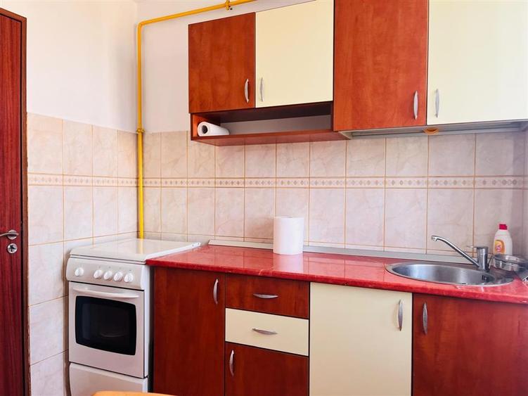 Apartament cu 2 camere semidecomandat, mobilat în Brazda lui Novac