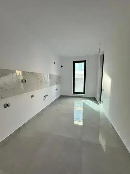 Apartament cu 3 camere decomandat în P-ța Unirii