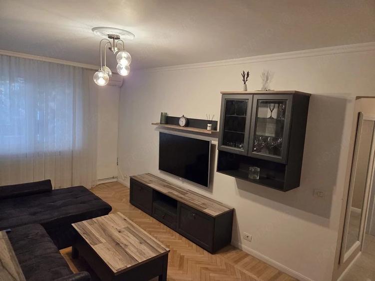 Inchiriez apartament 3 camere - 7