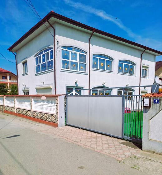 Casă individuală cu 5 camere cu Garaj în Berceni