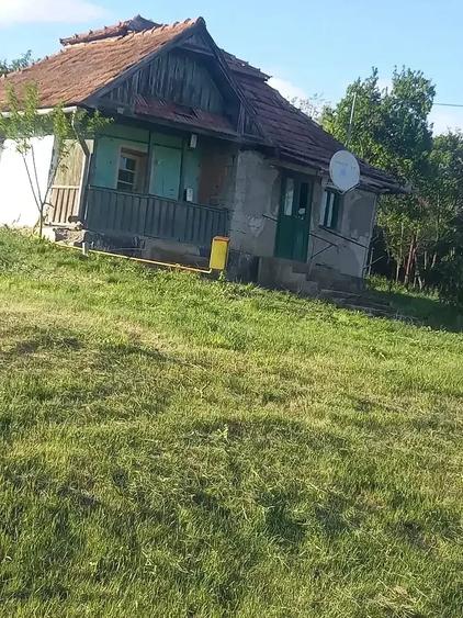 Casă cu 2 camere cu Teren 132 Mp în Ceanu Mare