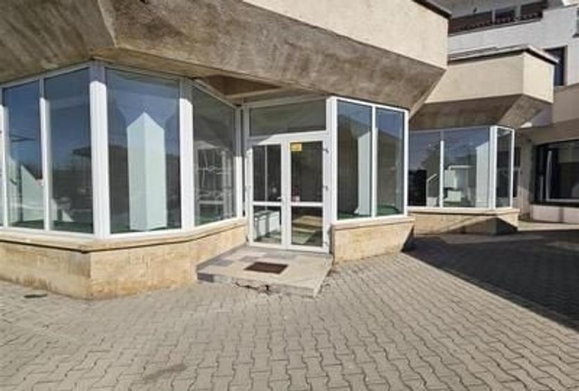 Spațiu comercial, de 126 mp, în Onești