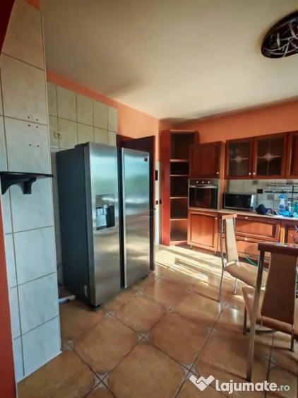 Casă cu 4 camere cu Teren 678 Mp în Europa