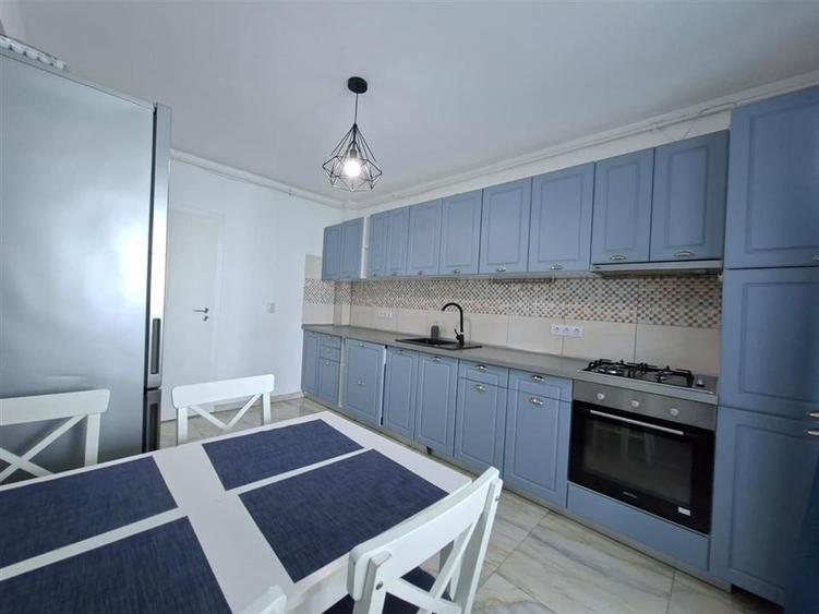 Apartament cu 3 camere decomandat, mobilat în Exterior Sud