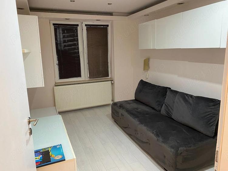 Apartament cu 4 camere decomandat în Olimpia-Stadion