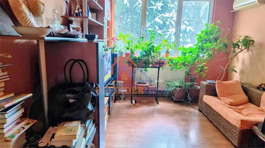 Apartament 3 camere decomandat Berceni - 1