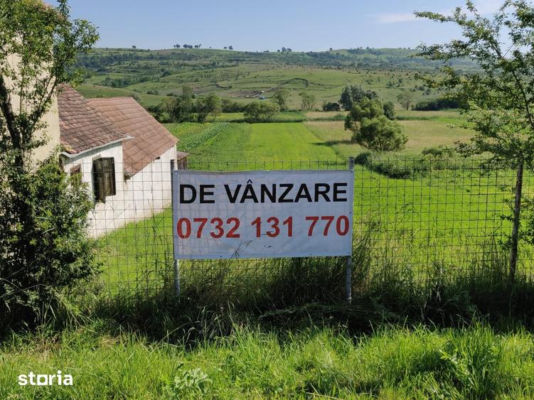 Teren de 4700 mp, în Merghindeal