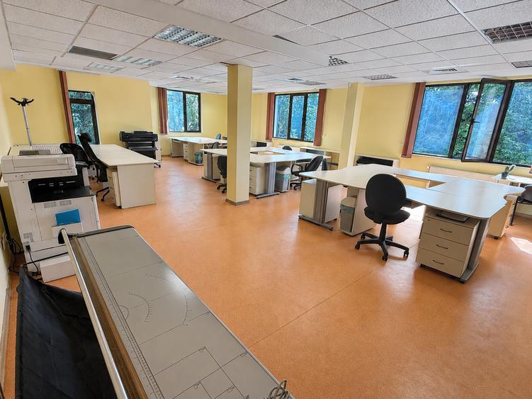 Birou, de 139 mp, în Tei