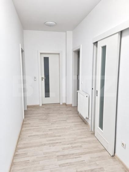 Apartament cu 3 camere decomandat în Independenței