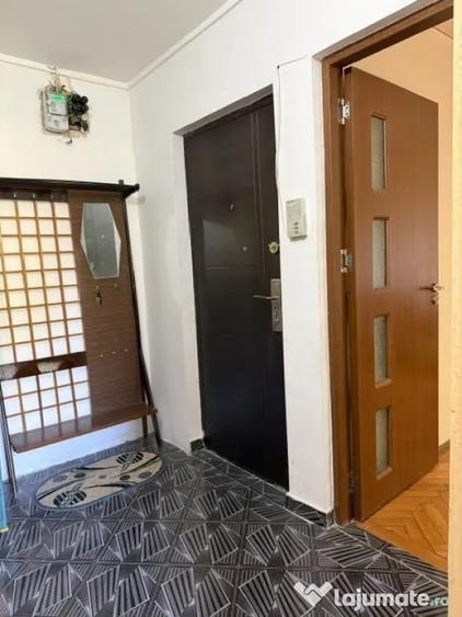 Apartament cu 3 camere decomandat în Brazda lui Novac
