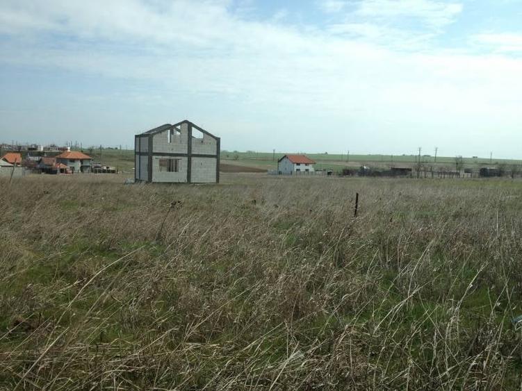 Teren Construcții intravilan de 550 mp, în Sud
