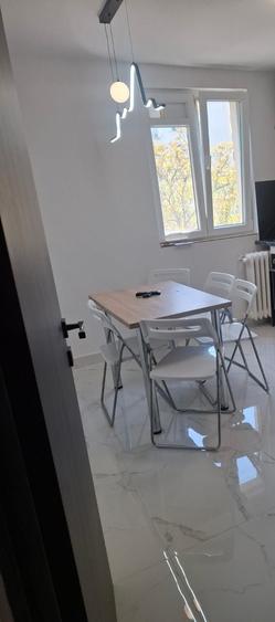 Apartament cu 2 camere decomandat în Titan