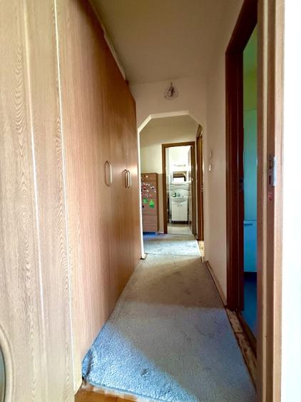 Apartament cu 3 camere decomandat, mobilat în Aradului