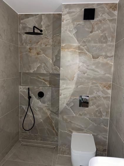 Apartament cu 3 camere semidecomandat în Sud