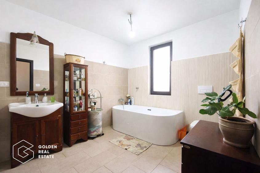 Casă individuală cu 4 camere cu Canalizare în Vladimirescu