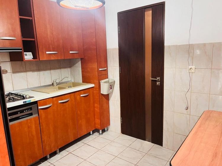 Apartament cu 3 camere decomandat în Ultracentral