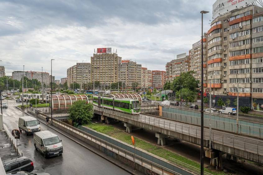 Metroul la doi pași. 2 camere și un balcon de 10 mp, fix la Obor - 15