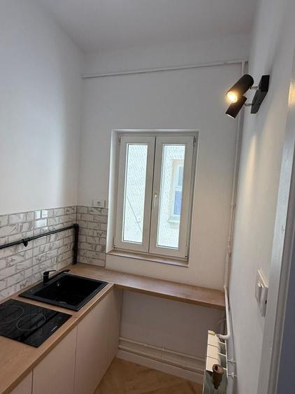 Apartament cu 3 camere semidecomandat în Sala Palatului